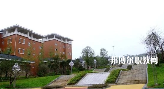 廣東新興中藥學(xué)校2022年報(bào)名條件、招生要求、招生對(duì)象
