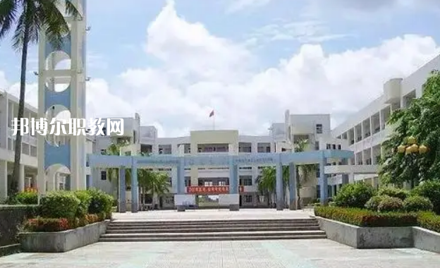 海南農(nóng)墾衛(wèi)生學(xué)校2022年報(bào)名條件、招生要求、招生對(duì)象