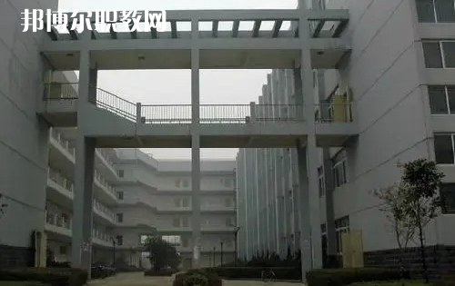武漢建筑工程學(xué)校2022年報(bào)名條件、招生要求、招生對象