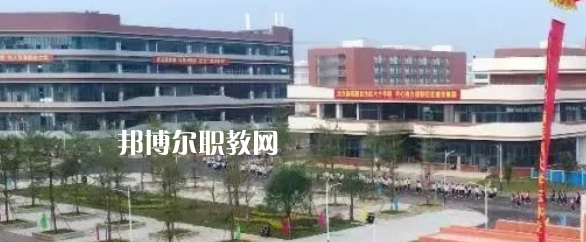 廣西醫(yī)科大學(xué)附設(shè)玉林衛(wèi)生學(xué)校2022年報(bào)名條件、招生要求、招生對象