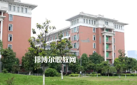 湖北機械工業(yè)學(xué)校2022年報名條件、招生要求、招生對象