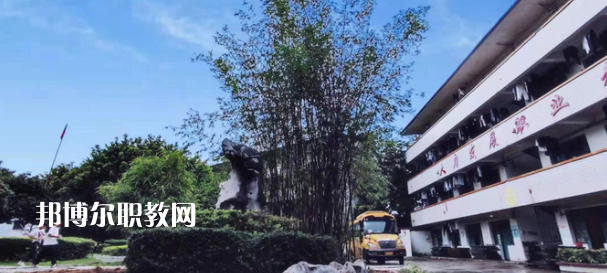 玉林電子工業(yè)學校2022年網站網址
