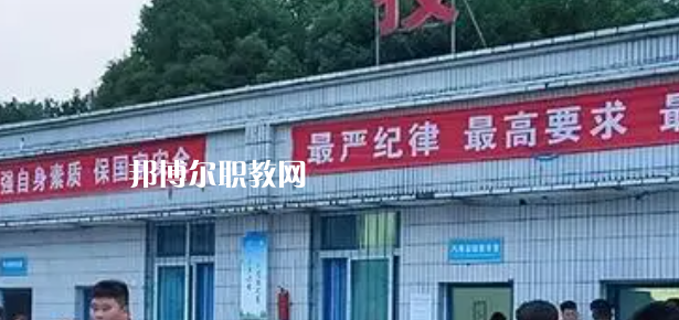 四川省南充市高坪職業(yè)高級中學2023年學費、收費多少