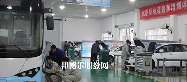 南京市公用事業(yè)技工學校地址在哪里，哪個地區(qū)，哪個城市?