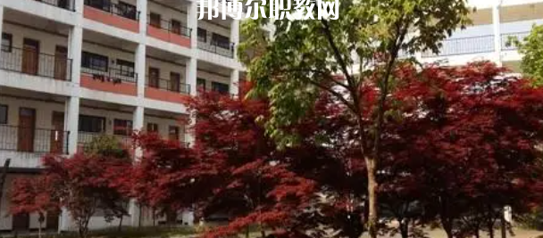 江蘇省寶應(yīng)中等專業(yè)學(xué)校地址在哪里，哪個地區(qū)，哪個城市?