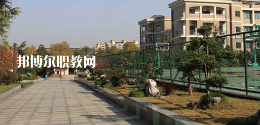 杭州市城西中學(xué)職高部地址在哪里，哪個(gè)地區(qū)，哪個(gè)城市?