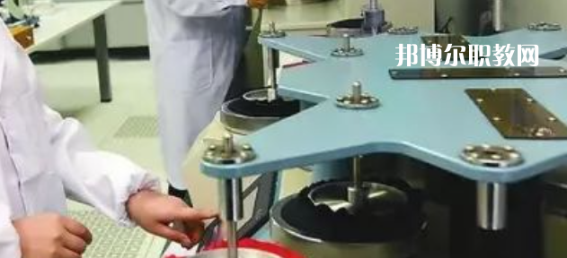 2023陜西省紡織工業(yè)技工學(xué)校多少錢 陜西省紡織工業(yè)技工學(xué)校各專業(yè)學(xué)費收費標(biāo)準(zhǔn)