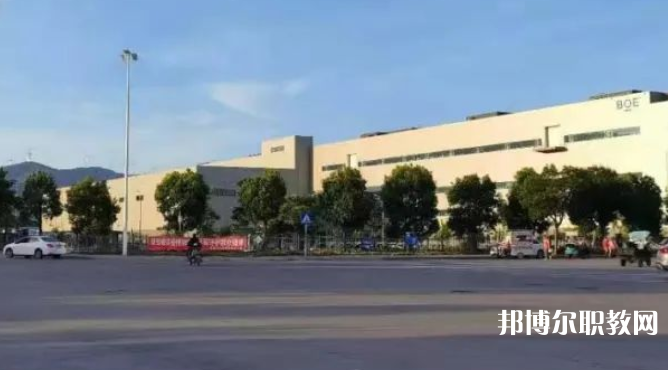 西安智能工業(yè)技工學(xué)校地址，乘車路線
