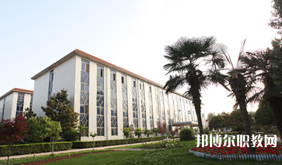 2023西安齊力鐵路技工學(xué)校招生計(jì)劃 招生人數(shù)是多少(附要求、條件、對(duì)象)