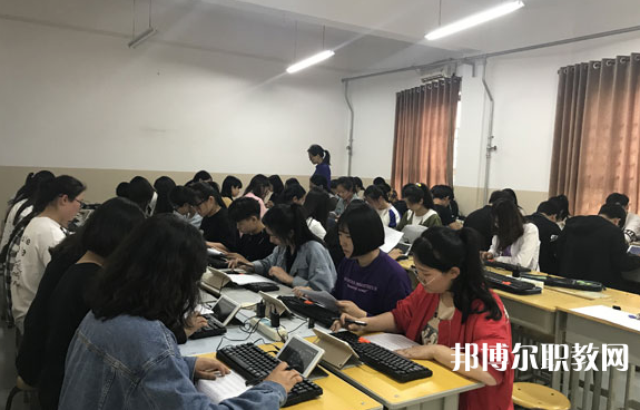 貴陽(yáng)會(huì)計(jì)專業(yè)學(xué)校網(wǎng)站網(wǎng)址主頁(yè)