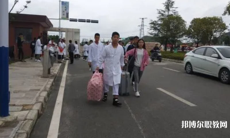 2023安順技師學(xué)院多少錢 安順技師學(xué)院各專業(yè)學(xué)費收費標(biāo)準(zhǔn)