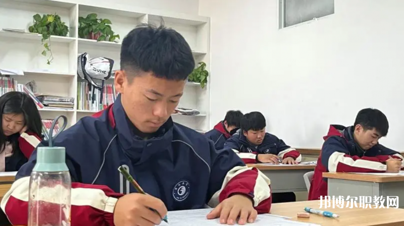 2023鄭州創(chuàng)新科技中等專業(yè)學(xué)校招生計(jì)劃 招生人數(shù)是多少(附要求、條件、對(duì)象)