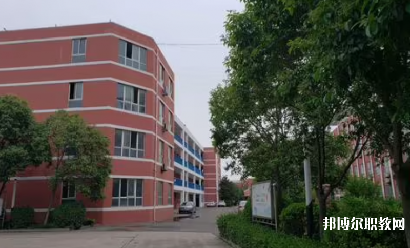 2023洛陽市偃師區(qū)職業(yè)教育中心多少錢 洛陽市偃師區(qū)職業(yè)教育中心各專業(yè)學(xué)費(fèi)收費(fèi)標(biāo)準(zhǔn)