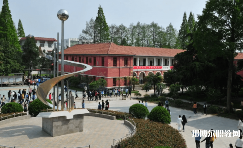 信陽市第一職業(yè)高級中學怎么樣、好不好