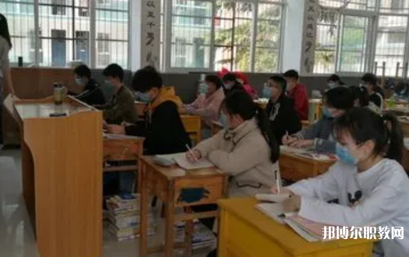 2023潢川縣職業(yè)中等專(zhuān)業(yè)學(xué)校多少錢(qián) 潢川縣職業(yè)中等專(zhuān)業(yè)學(xué)校各專(zhuān)業(yè)學(xué)費(fèi)收費(fèi)標(biāo)準(zhǔn)