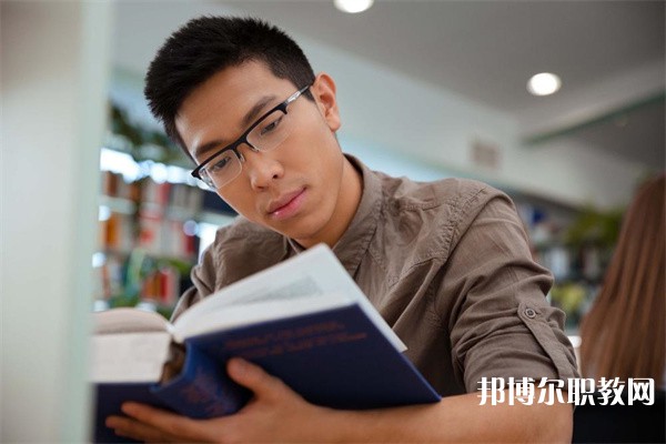 廣東哪里的中專(zhuān)學(xué)校能讀工業(yè)設(shè)計(jì)(模具制造技術(shù))專(zhuān)業(yè)