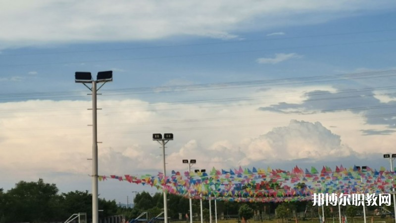 柳州市機械電子工業(yè)職業(yè)技術學校網站網址主頁