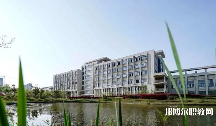 2024蕪湖汽車工程學校招生計劃 招生人數(shù)是多少(附要求、條件、對象)