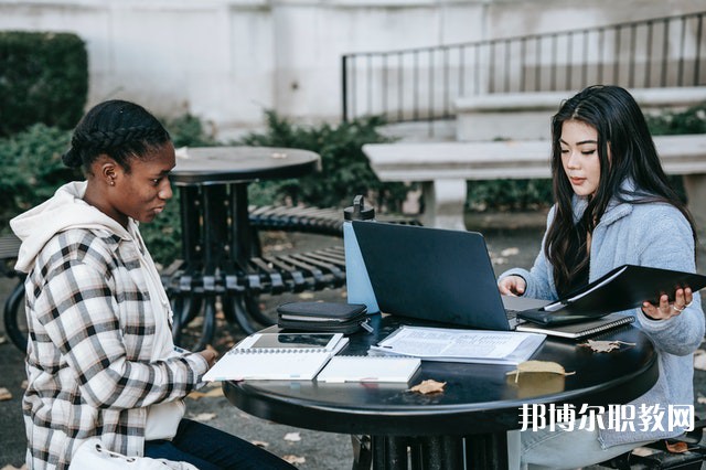 廣西哪里的中職學校能讀播音主持專業(yè)