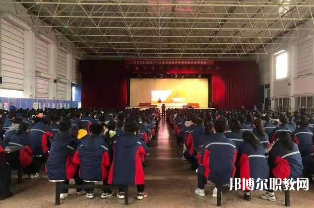 河曲縣巡鎮(zhèn)中學(xué)(職教班)怎么樣、好不好