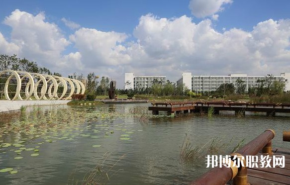 2024鞍山市現(xiàn)代服務(wù)學(xué)校招生計(jì)劃 招生人數(shù)是多少(附要求、條件、對象)