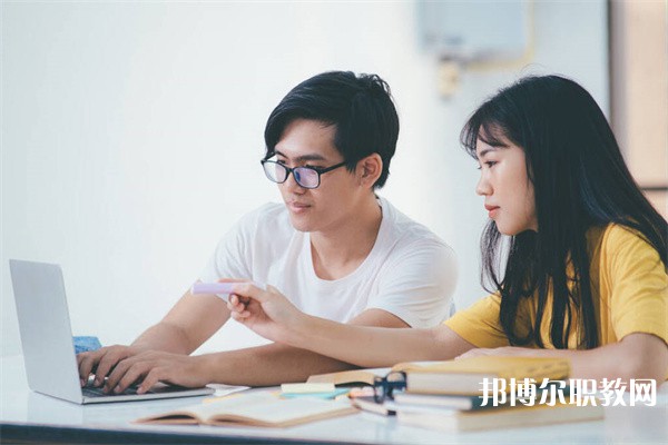 云南哪里的中專學校能讀計算機動漫與游戲制作專業(yè)
