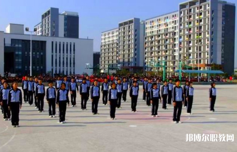 安徽2025年鐵路學(xué)校中專升大?？际裁? width=