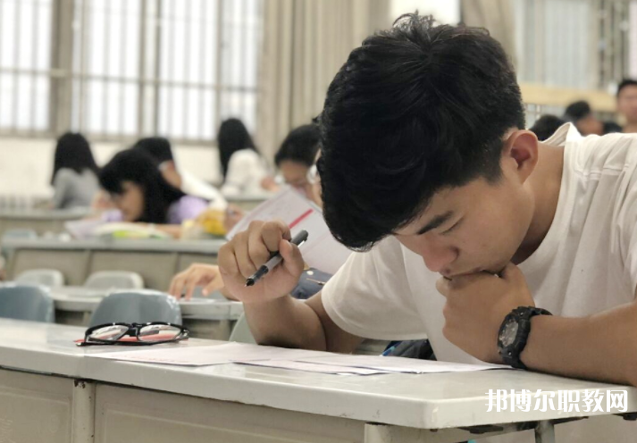 2025陜西中專學(xué)校最新排名前三名單