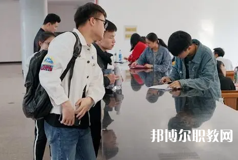 2025蘭州中專學(xué)校最新排名前三名單
